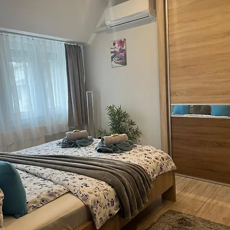 Silver Apartment *